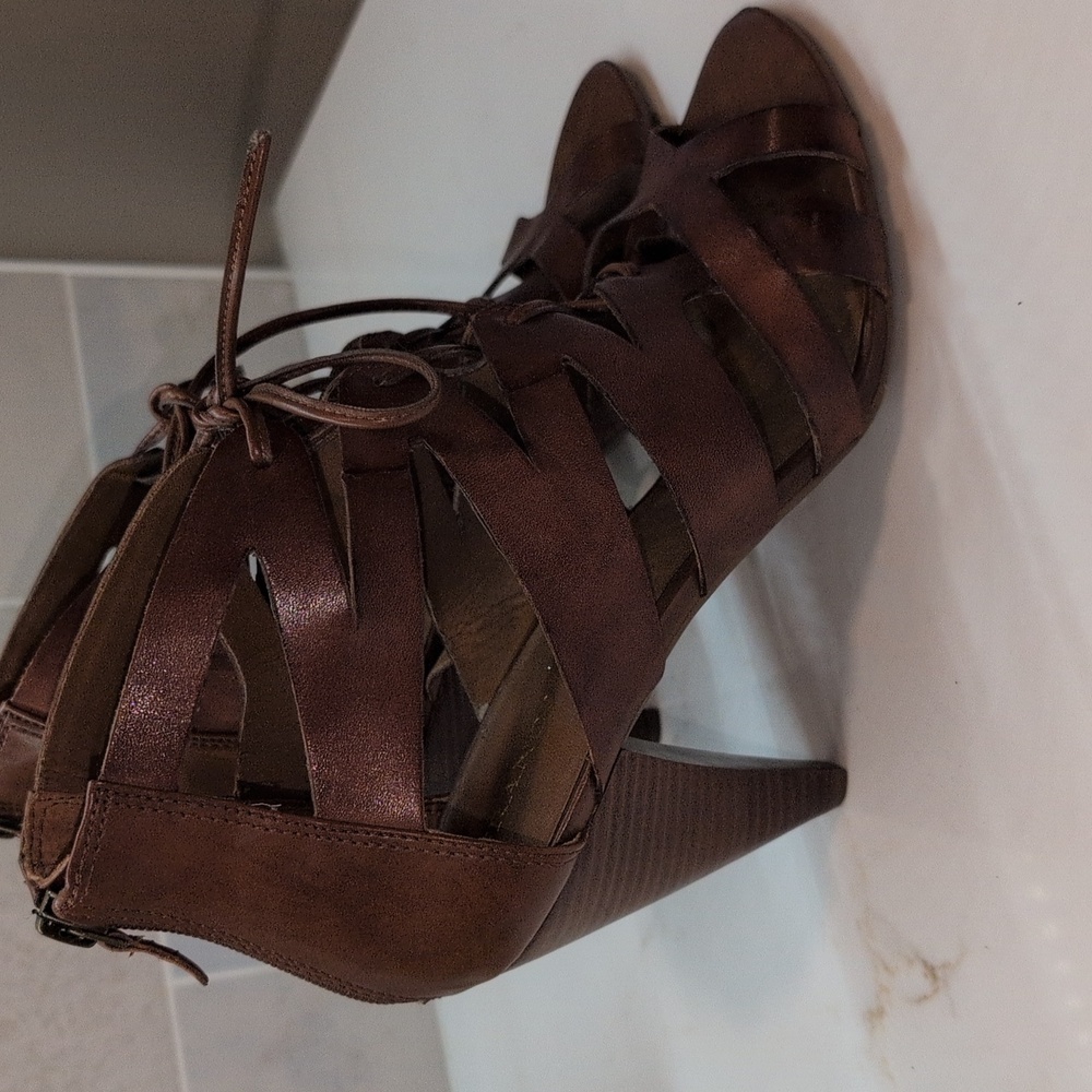 Franco Sarto Women's Gladiator Style Brown Shoes. Size 8.5 - Picture 14 of 14
